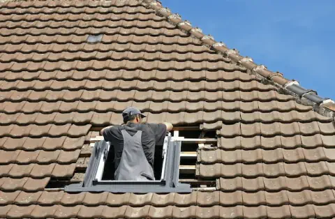 Pose de velux - Lanuéjouls